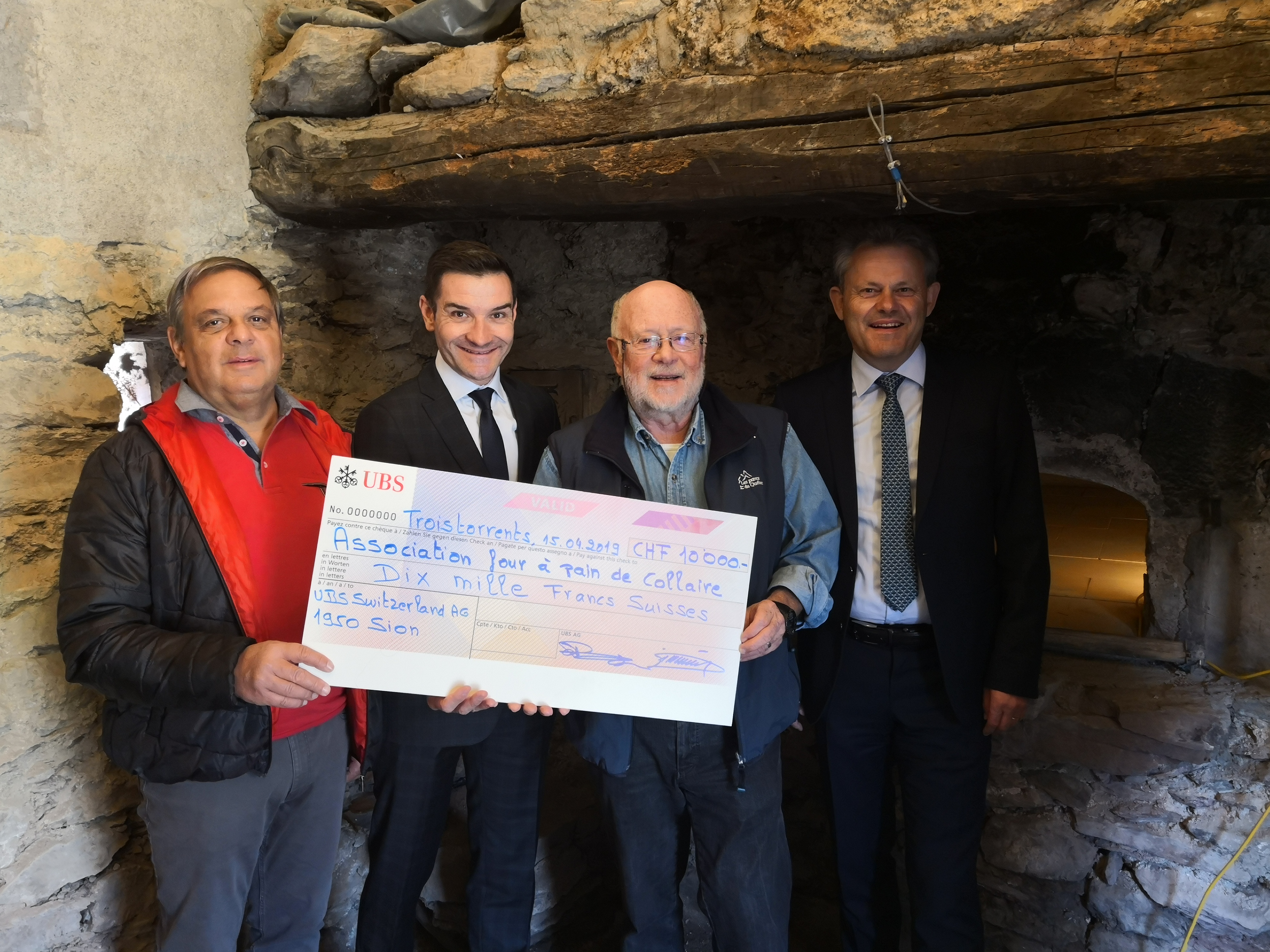 UBS soutient la reconstruction du four à pain de Collaire